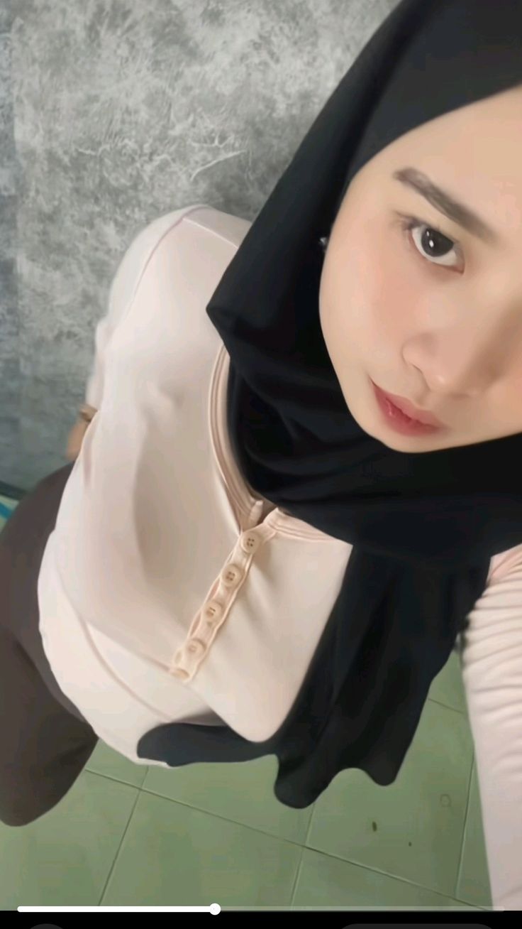 Sma Viral Terbaru 2025 Bibirmu Menarikku Seperti Gravitasi Abg Hijab Indonesia 2025 Viral